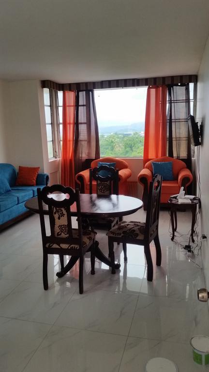 Malia'S New Kgn Apartment 킹스톤 외부 사진